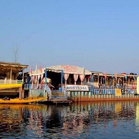 Montreal Group Of Houseboats Hotell Srīnagar Exteriör bild