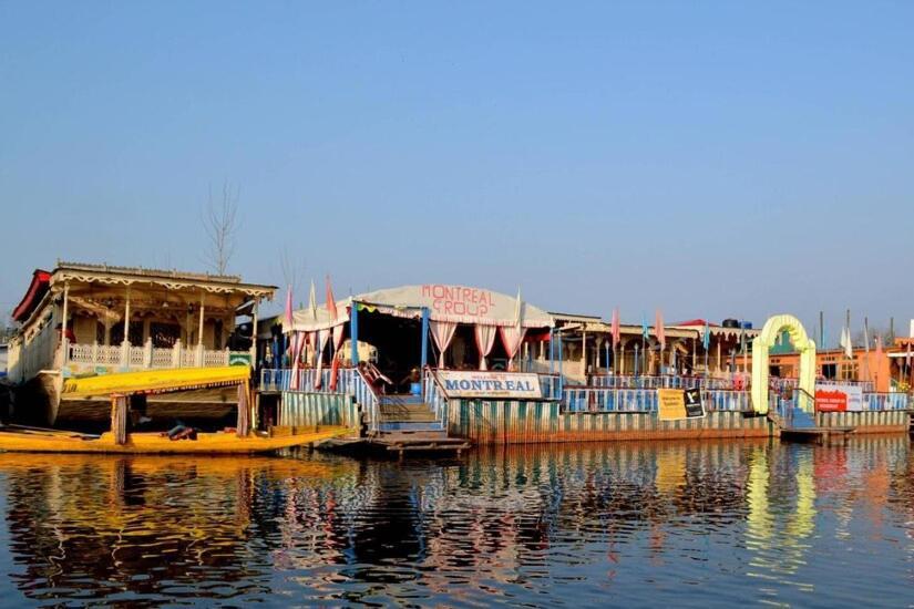 Montreal Group Of Houseboats Hotell Srīnagar Exteriör bild